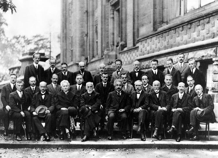 Marie Curie partecipa a pieno diritto alla conferenza Solvay